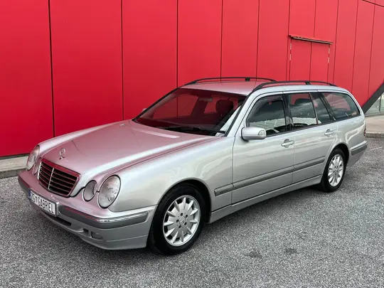 Mercedes-Benz E 220