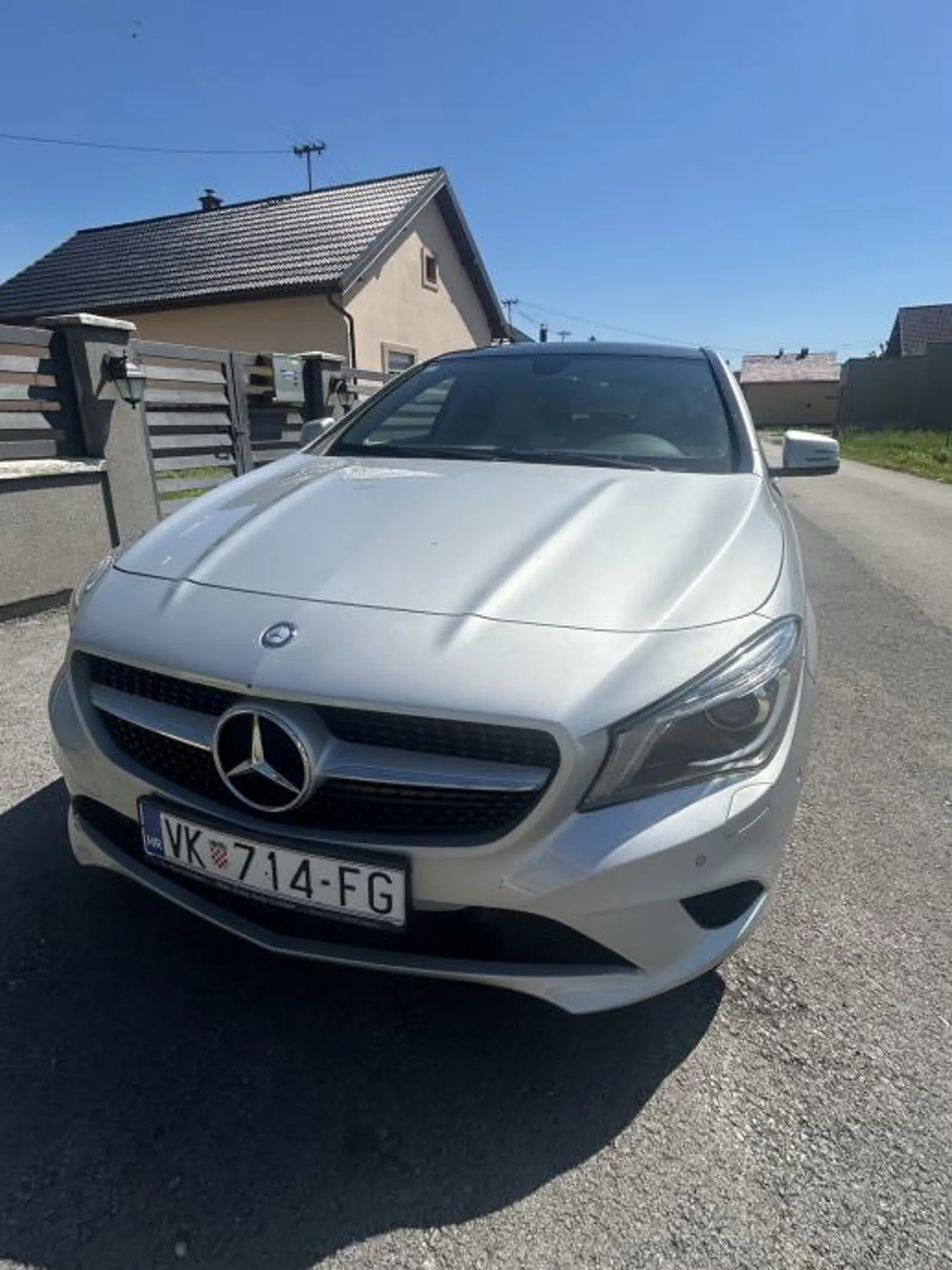Mercedes-Benz 200