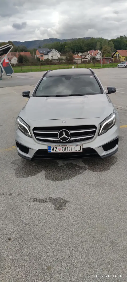 Mercedes-Benz GLA 180