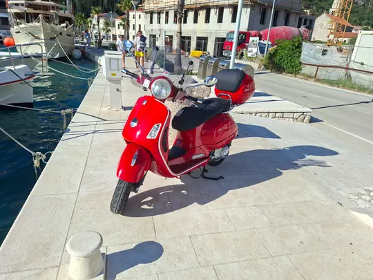 Piaggio GTS 250