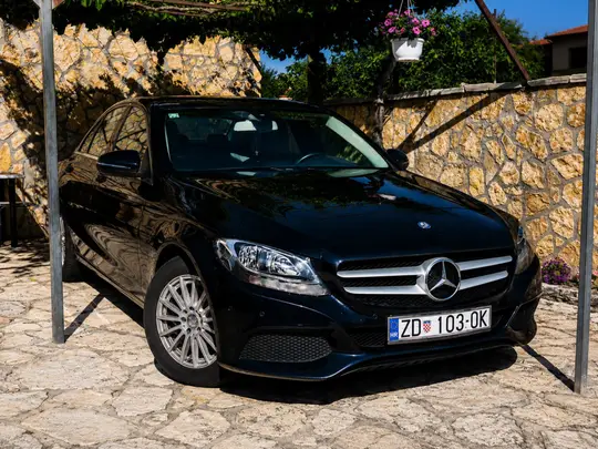 Mercedes-Benz C 180