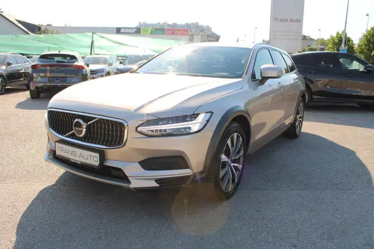 Volvo V90 Cross Country