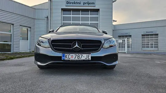 Mercedes-Benz E 220